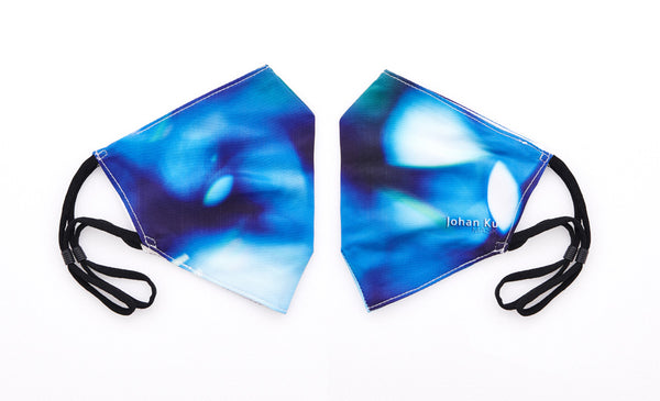 Johan Ku品牌10周年紀念商品，全套共21件不同圖案，本件圖案選自2012年發表的《The Vision Blue》