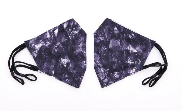 Johan Ku品牌10周年紀念商品，全套共21件不同圖案，本件圖案選自2015年發表的第11個系列《The Thing》