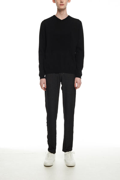 Andy Collection- 2.5D Square Detail Knitted V Neck Top- Black - Johan Ku Shop
