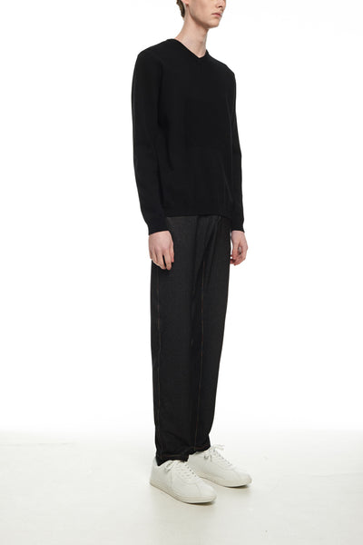 Andy Collection- 2.5D Square Detail Knitted V Neck Top- Black - Johan Ku Shop