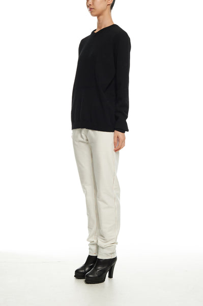 Andy Collection- 2.5D Square Detail Knitted V Neck Top- Black - Johan Ku Shop